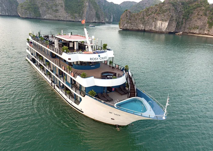 best things to do in cat ba boat