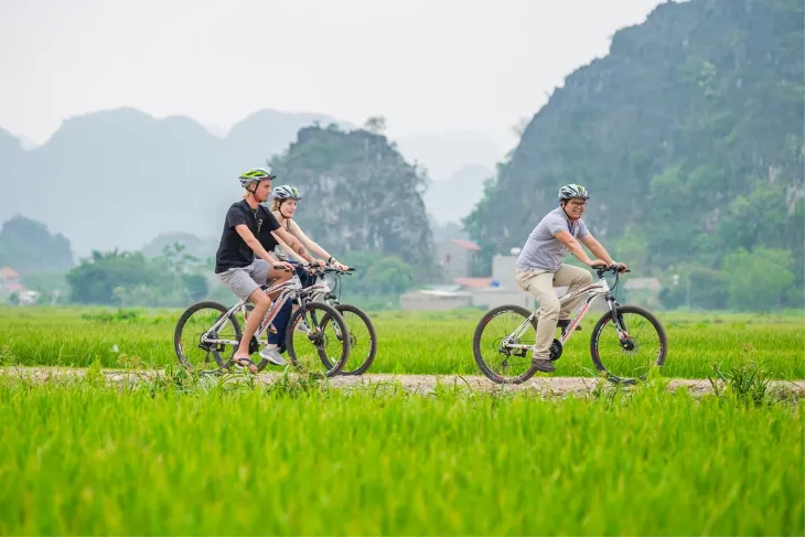 transportation in vietnam bicycle
