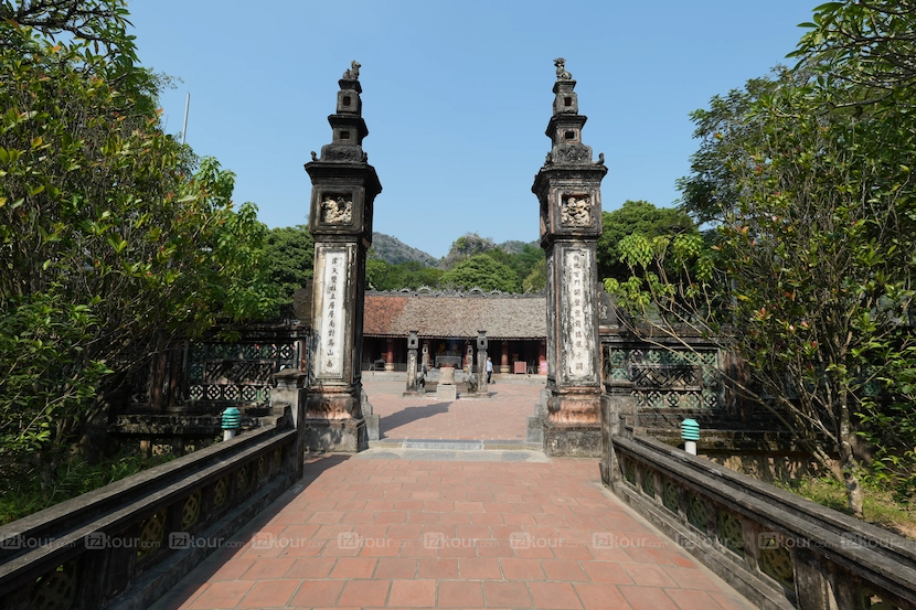 ninh binh what to do: dinh and le temples