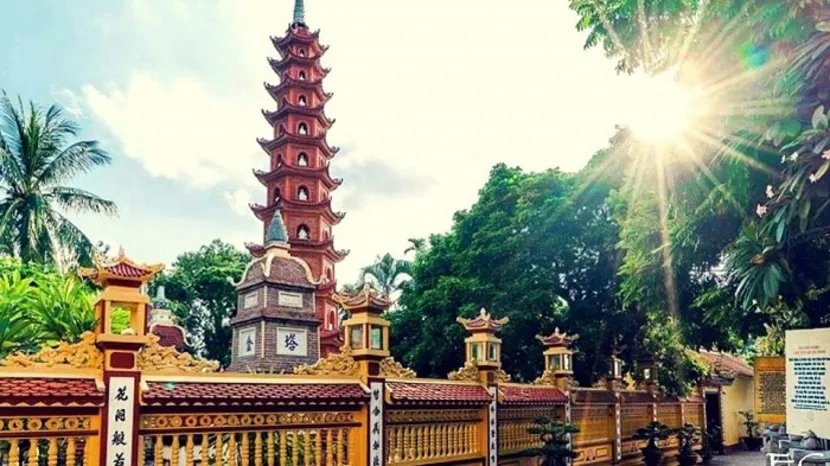 torre pagoda tran quoc hanoi