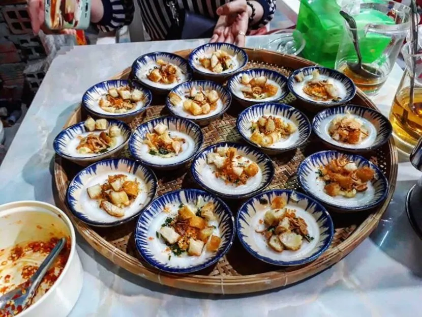 où manger à hue vietnam banh beo chen