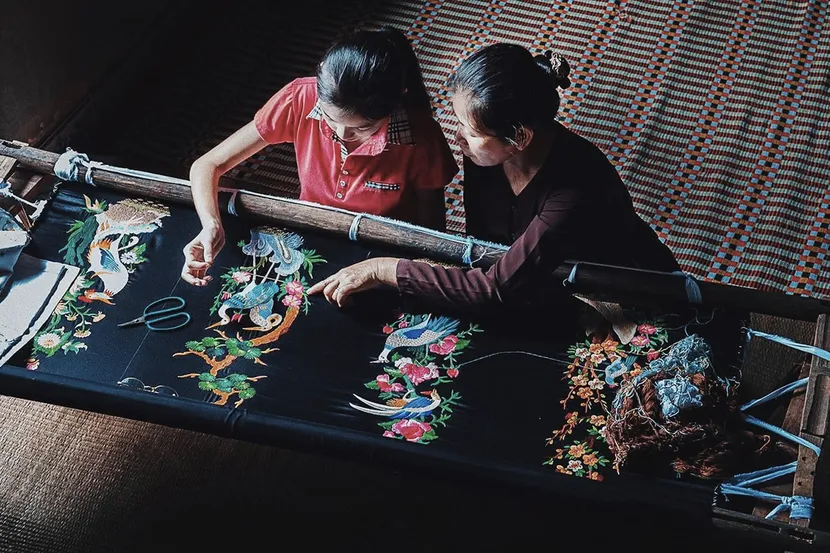 embroidery handicraft village vietnam