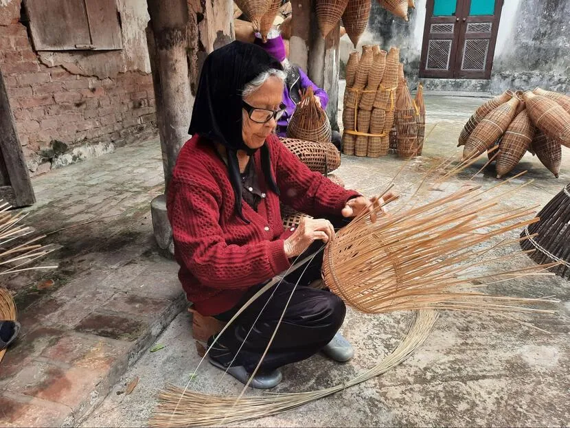 artigianato tradizionale villaggio in vietnam trappola da pesca