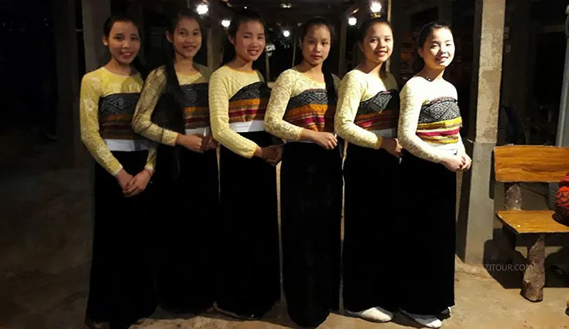 ragazze thai abito tradizionale mai chau