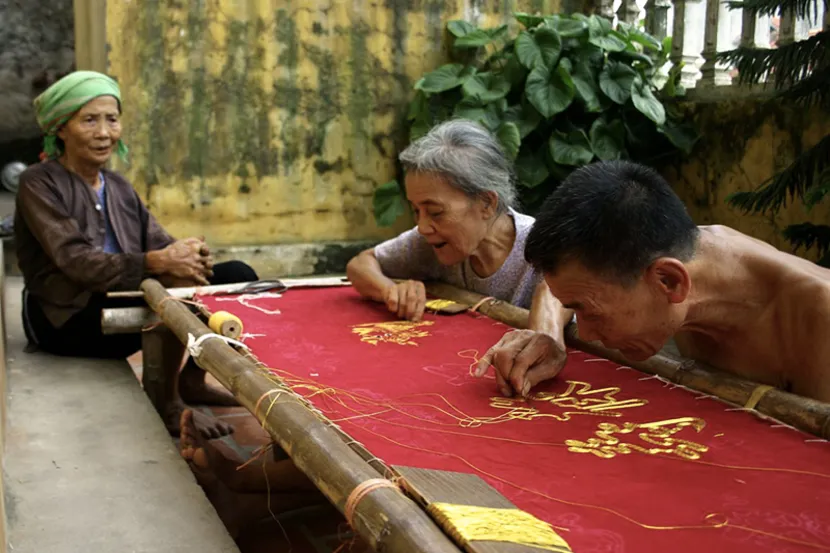 vietnam craft villages embroidery