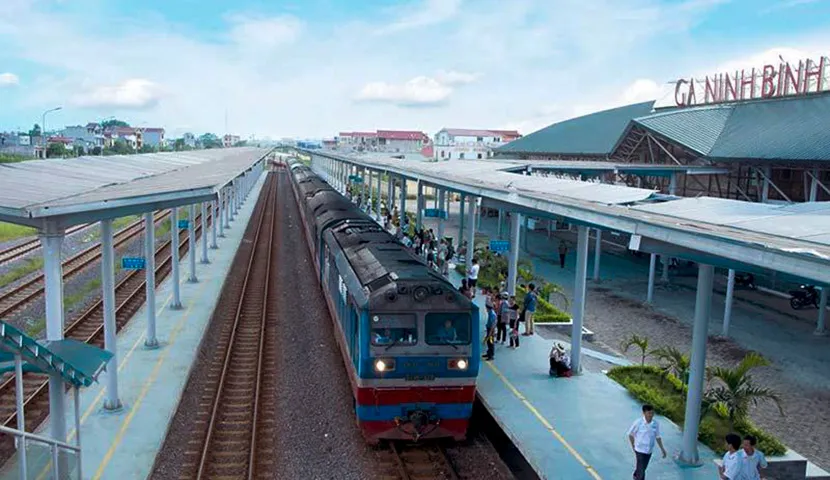 travel to ninh binh by train