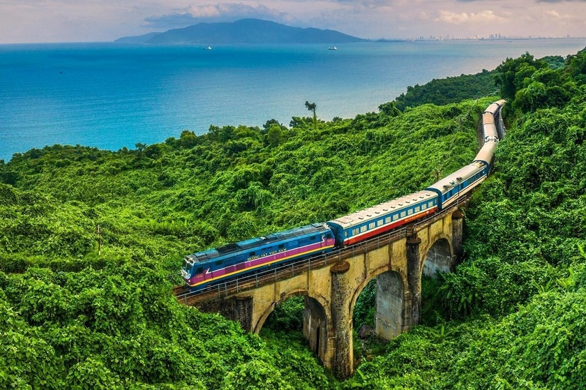 Train from Da Nang to Hanoi