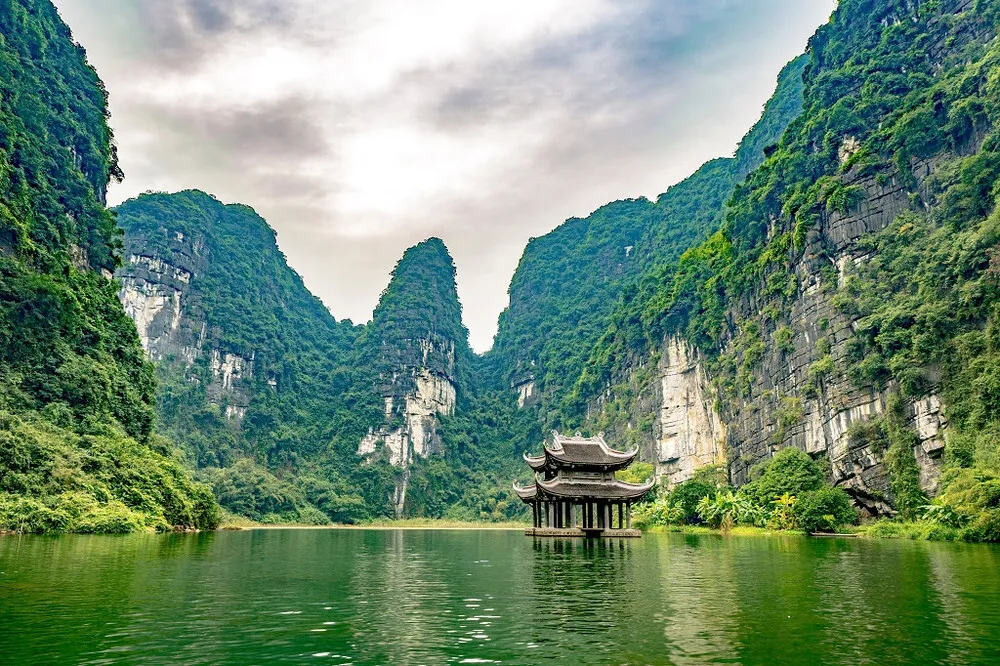 must see in vietnam for canadians