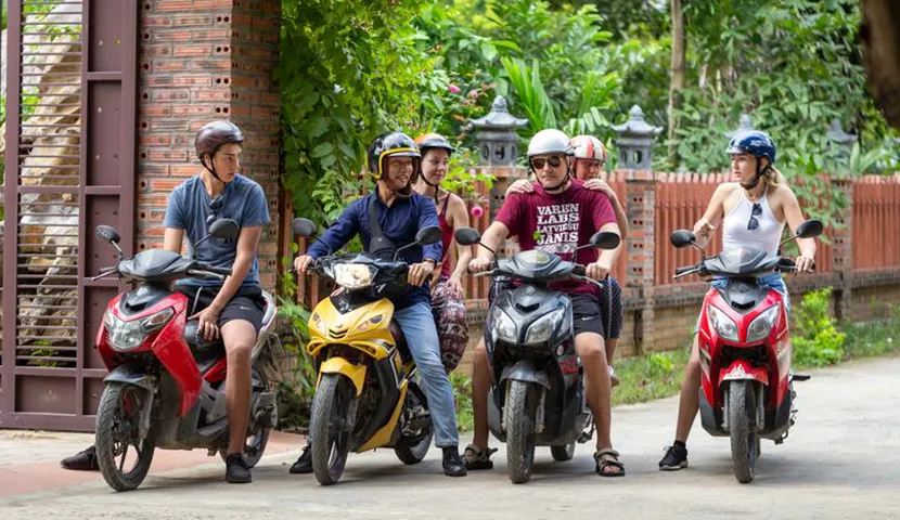 travel to ninh binh by motorbike