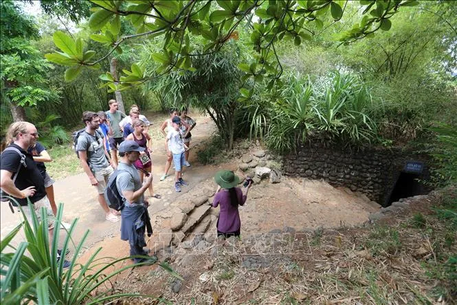 tunnel vinh moc