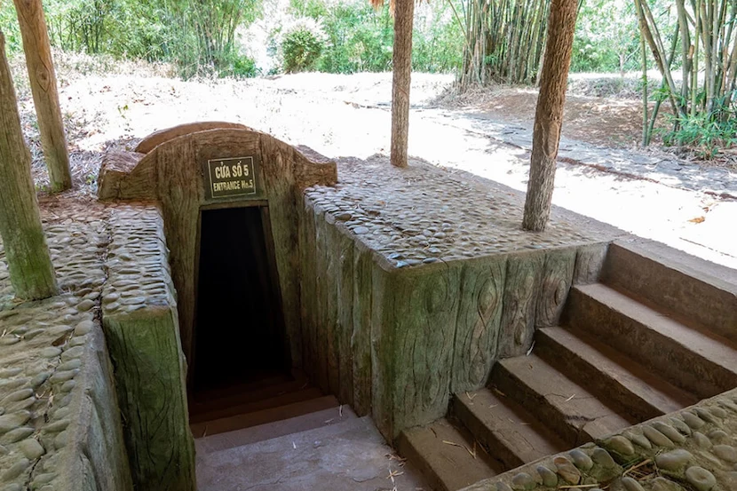 vietnam cu chi tunnels