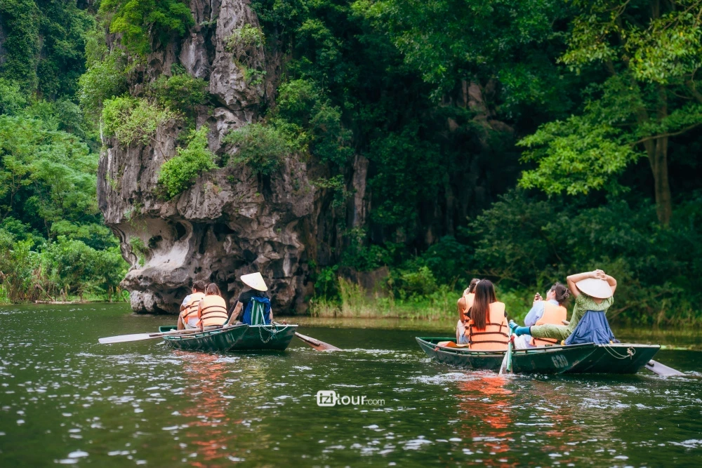 boat trip ninh binh