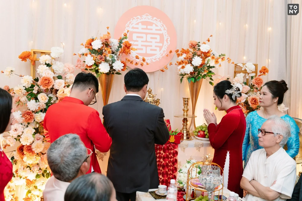 How the Vietnamese show respect for their ancestors