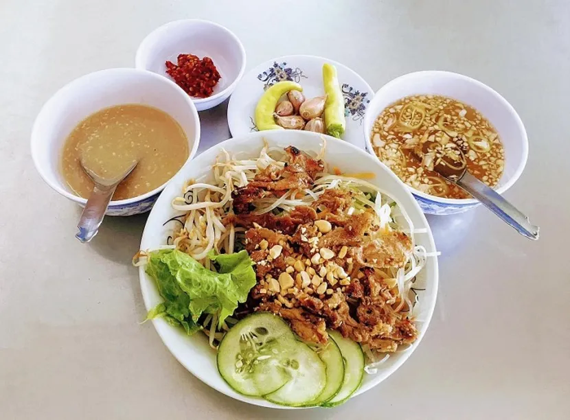 best food in hue bun thi nuong