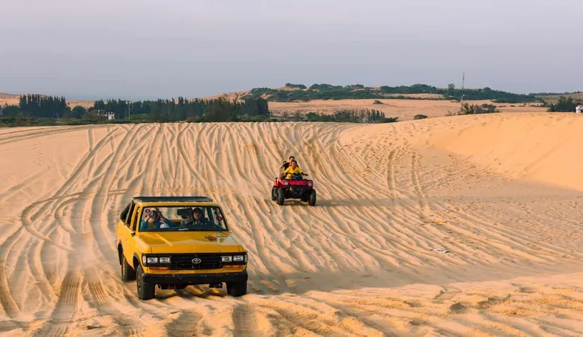 vietnam famous landmarks red sand dunes