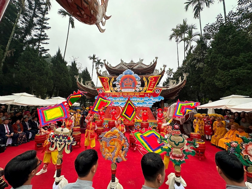 vietnam festivals perfume pagoda