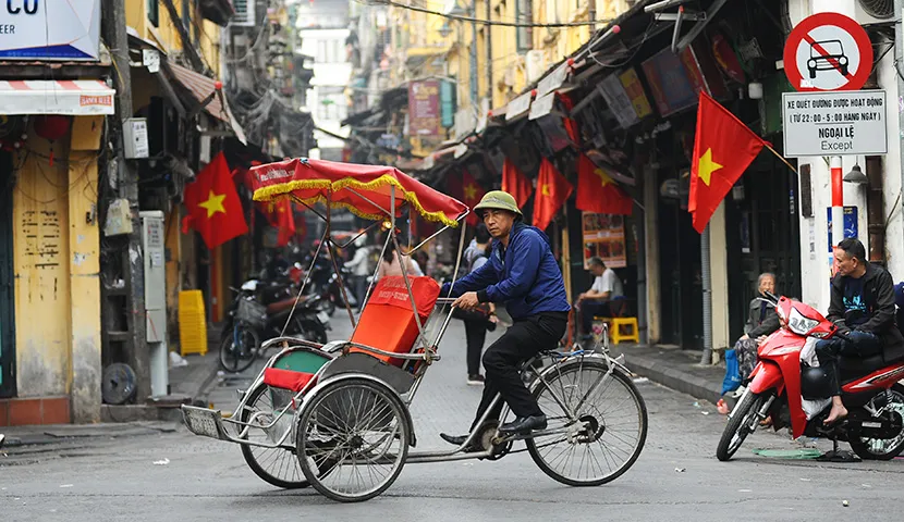 transportation in vietnam cyclo