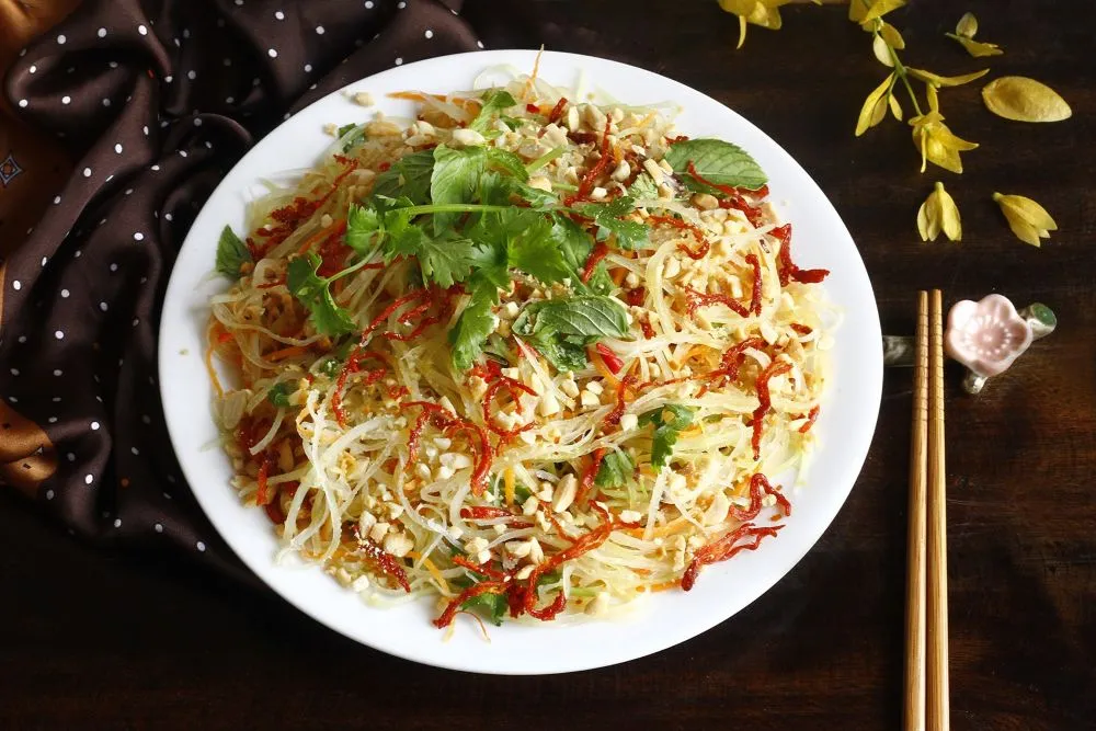 Insalata vietnamita di papaya verde