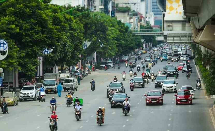 hanoi vietnamese traffic