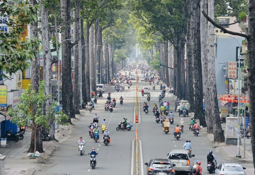 vietnamese traffic saigon