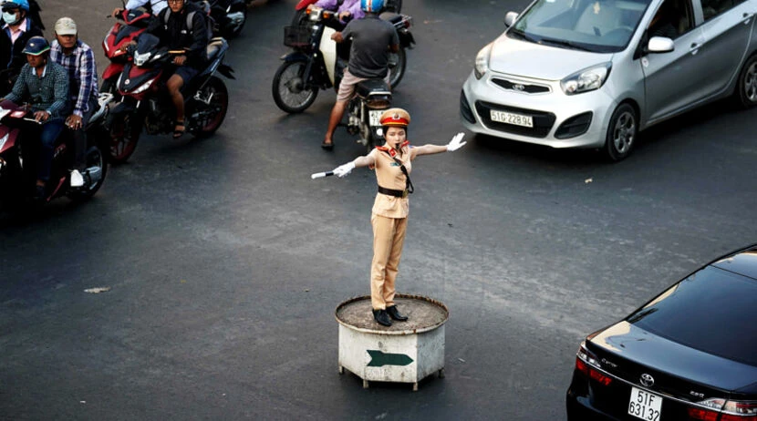 vietnamese traffic police women