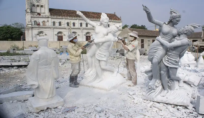 village de sculpture sur pierre de Ninh Van