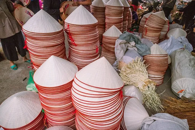 marché des chapeaux coniques vietnam
