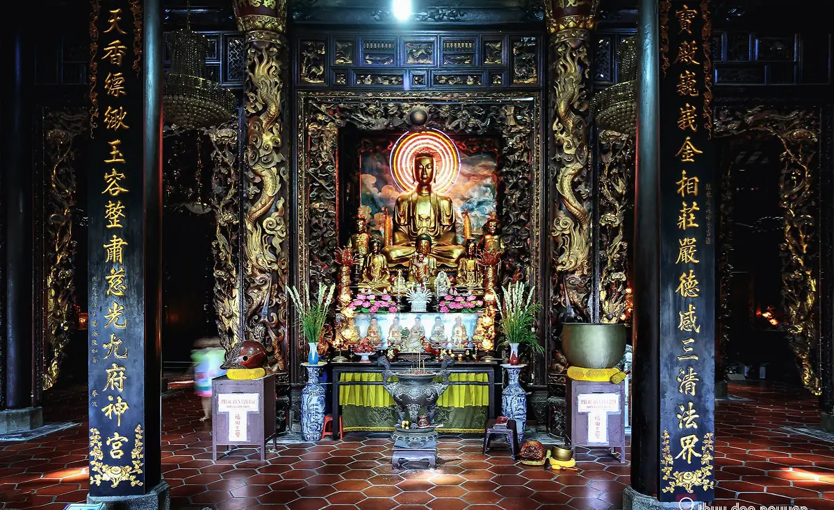 pagoda di vinh trang buddha d'oro