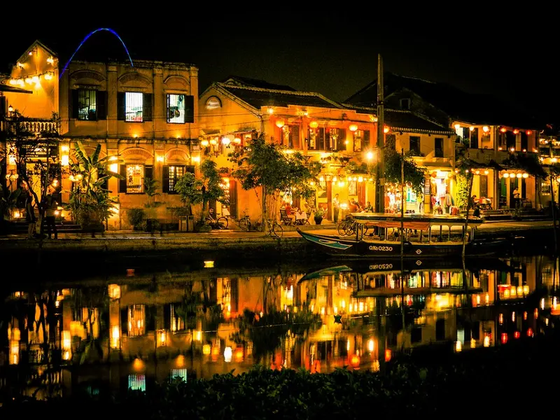 night life in hoi an