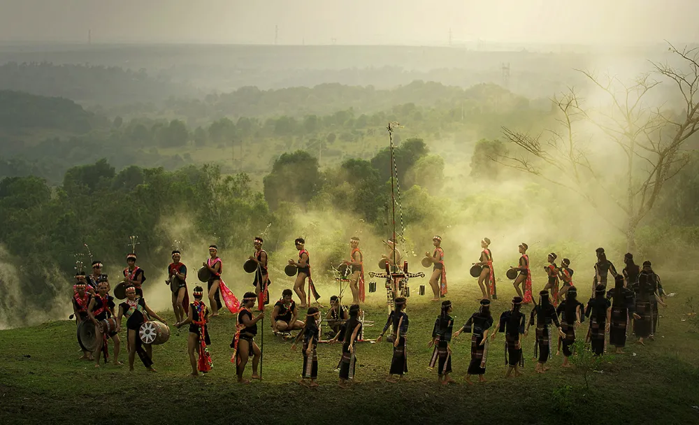 spettacolo musica gong a buon ma thuot