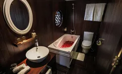 Bhaya Classic Terrace suite bathroom