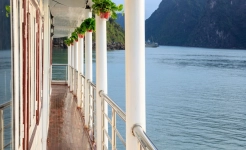 Cozy Bay Cruise Halong