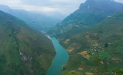 Dong Van - Nho Que River