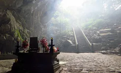 Hanoi - Perfume pagoda (Huong Tich Cave)