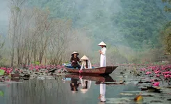 Hanoi - Perfume pagoda ( Yen Stream)