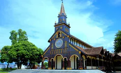 Kon Tum - Wooden Church