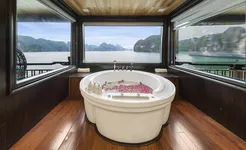 La Regina Legend Cruise - Queen Regent Suite bathroom