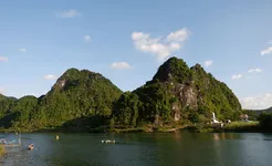 Phong Nha - Son River