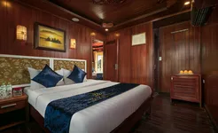 Rosa Boutique Connecting cabin