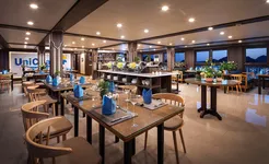 Unicharm Cruise - Restaurant