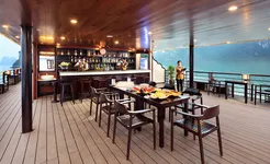 Vspirit Premier Cruise - Bar