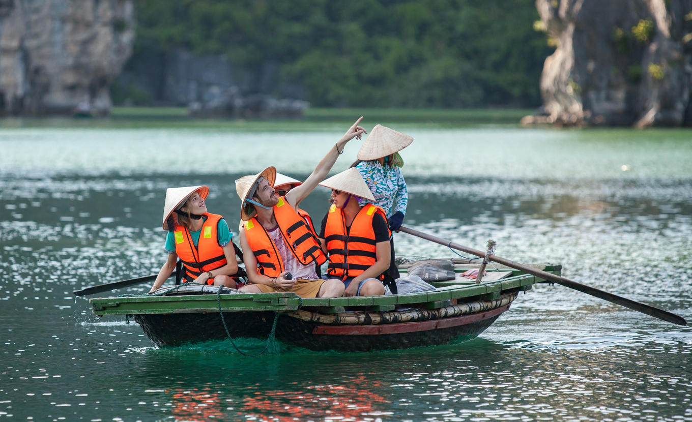 Lyra Grandeur Cruise Lan Ha Bay