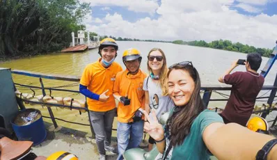 Ein Blick auf den Mekong (Vespa - Gruppentour)