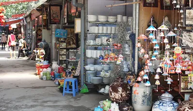 Alquiler de coches en Hanoi | Hanoi a la aldea de cerámica de Bat Trang