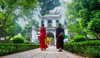 Vietnam's Essence: Hanoi to Ho Chi Minh Highlights