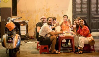 Straßen und Essen in Hoi An mit der Vespa (Gruppenreise)