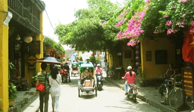 Best Hoi An City Tour with Half Day Visiting Tra Que Village