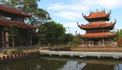 Aldeia antiga Nom e centro de cerâmica de Bat Trang