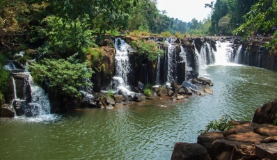 Évasion Sud Laos: Trésors Cachés de Nature & Culture