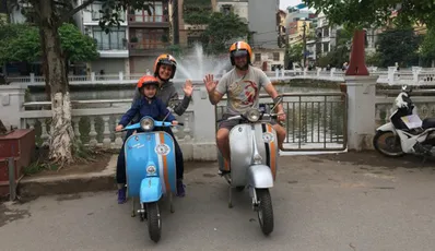 Excursão de Vespa ao Interior Incrível de Hanói (em grupo)